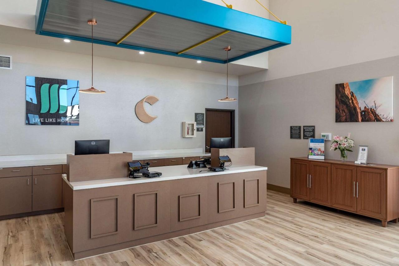 Comfort Suites Colorado Springs East - Medical Center Area Exterior foto